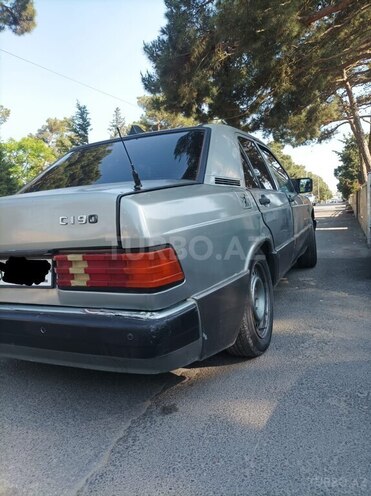 Mercedes 190-8