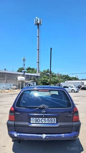 Opel Vectra-4
