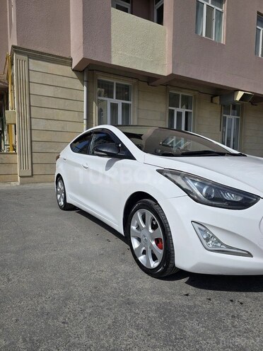Hyundai Elantra-2