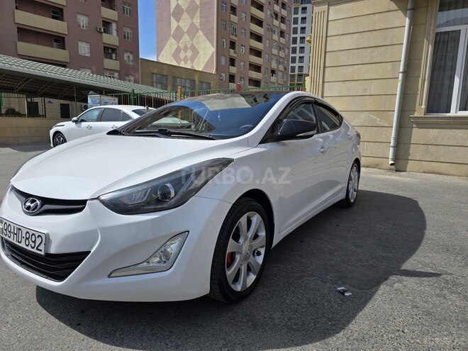 Hyundai Elantra-3