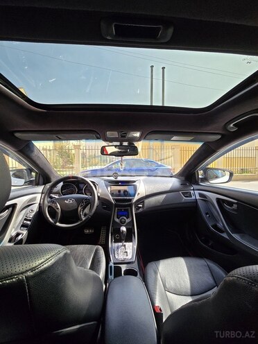 Hyundai Elantra-8