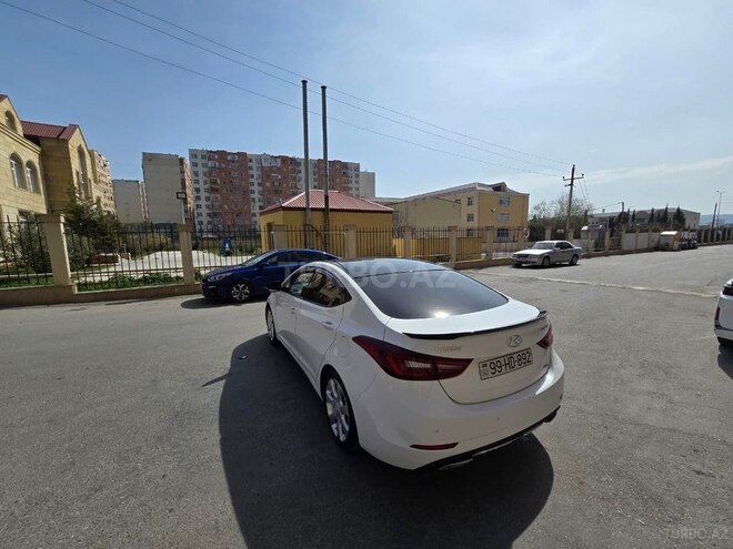Hyundai Elantra-5