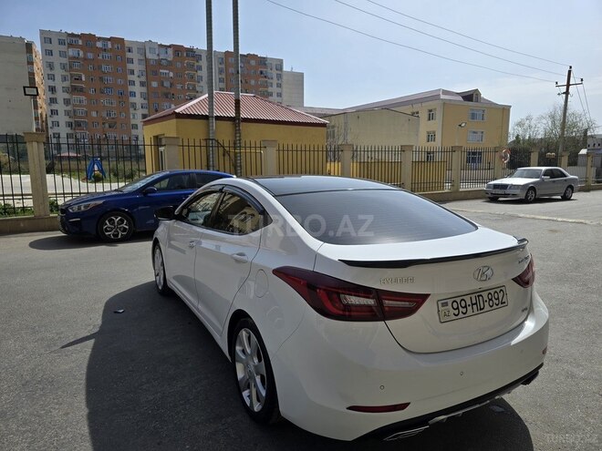 Hyundai Elantra-9