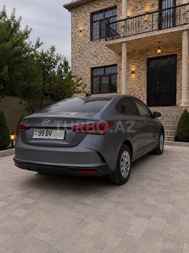 Hyundai Accent-3