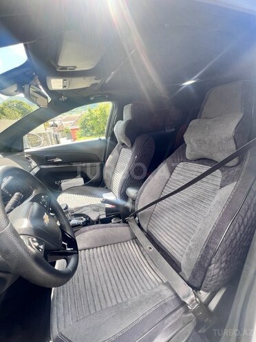 Chevrolet Cruze-8