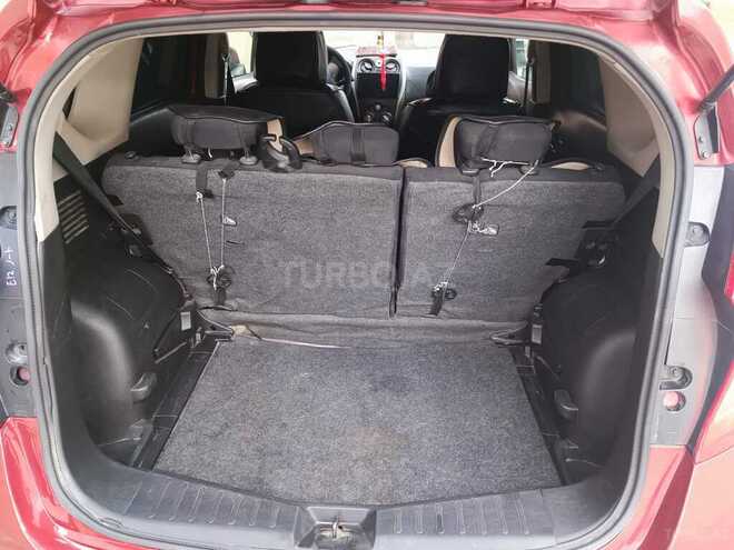 Nissan Note-8