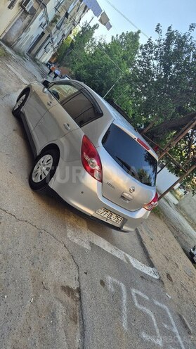 Nissan Tiida-5