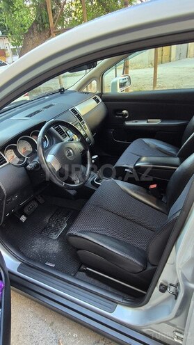 Nissan Tiida-11
