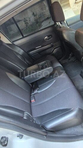 Nissan Tiida-8