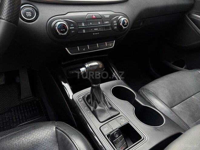 Kia Sorento-8