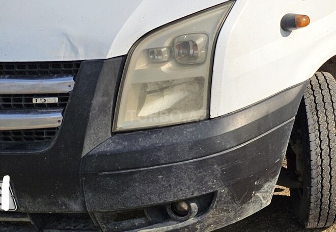 Ford Transit-3