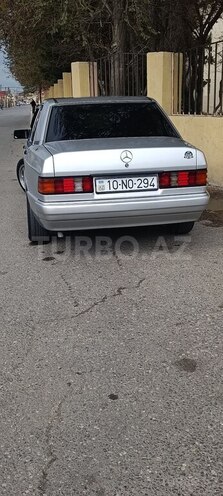 Mercedes 190-2