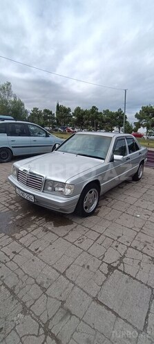 Mercedes 190-1