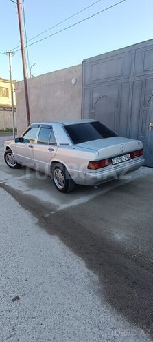 Mercedes 190-4