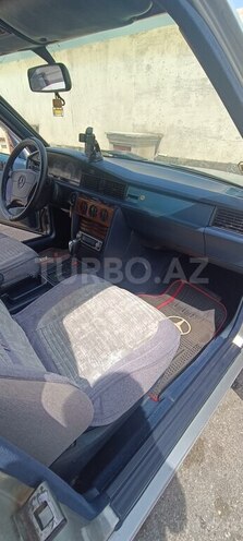 Mercedes 190-10