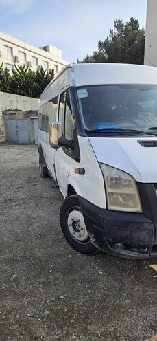 Ford Transit-2