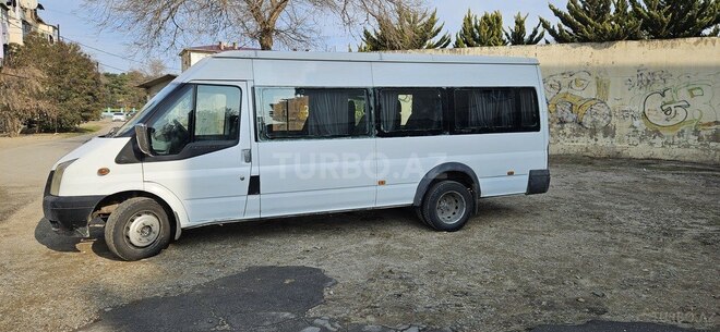 Ford Transit-8