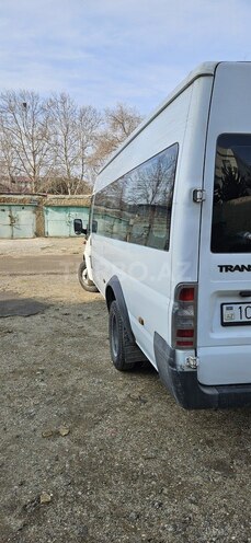 Ford Transit-5