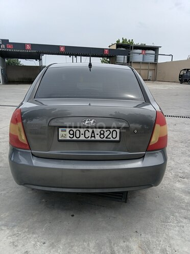 Hyundai Accent-2