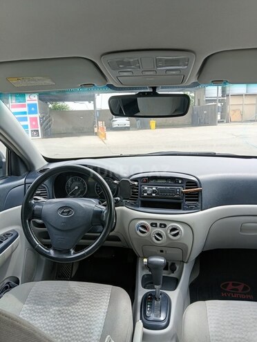 Hyundai Accent-5