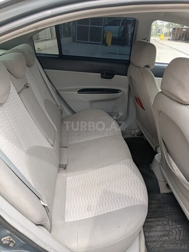 Hyundai Accent-6