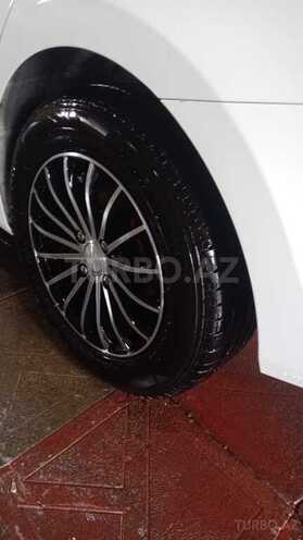 Hyundai Accent-7