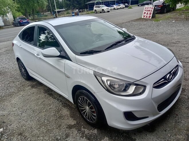 Hyundai Accent-5