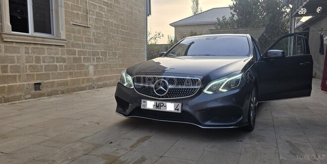 Mercedes E 220-1