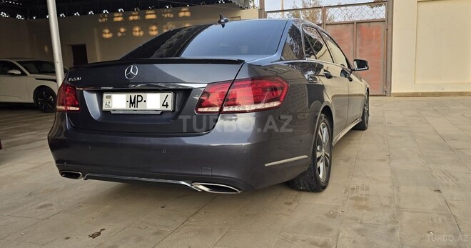 Mercedes E 220-2
