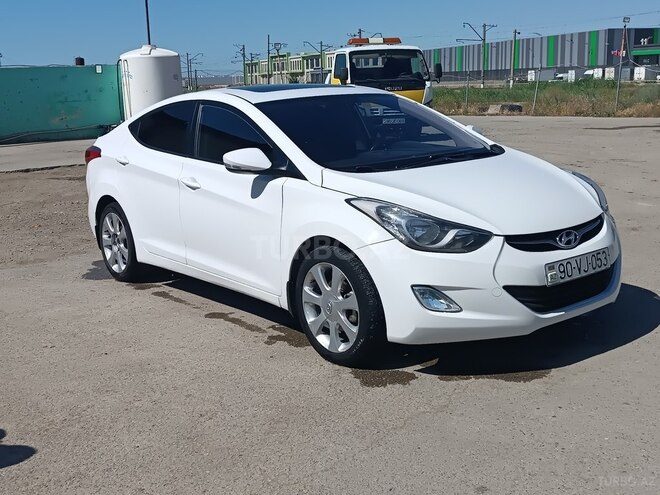 Hyundai Elantra-2