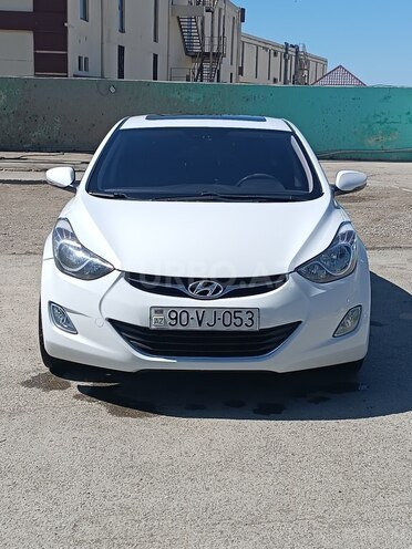 Hyundai Elantra-1