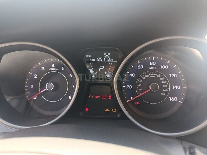 Hyundai Elantra-17