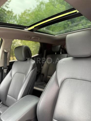 Hyundai Santa Fe-18
