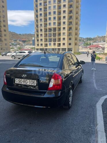 Hyundai Accent-7