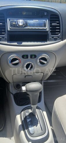 Hyundai Accent-6