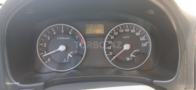 Hyundai Accent-11