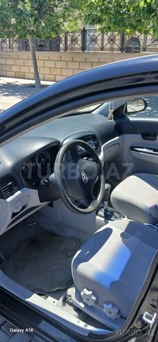 Hyundai Accent-12