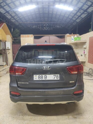 Kia Sorento-2