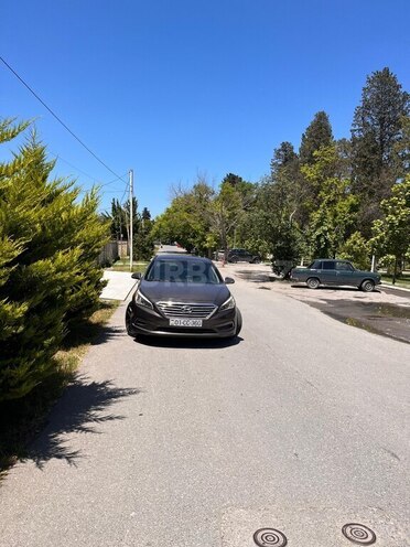 Hyundai Sonata-1