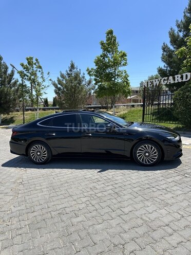 Hyundai Sonata-2