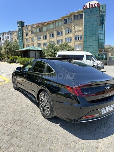Hyundai Sonata-4