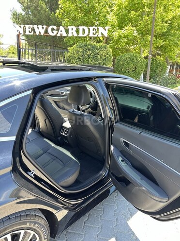Hyundai Sonata-12
