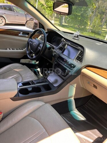Hyundai Sonata-5