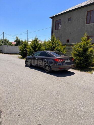 Hyundai Sonata-6