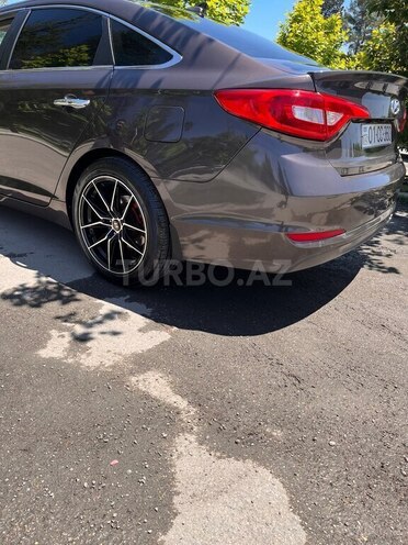 Hyundai Sonata-9