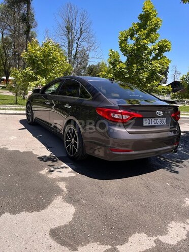 Hyundai Sonata-14
