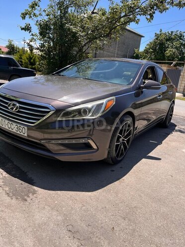 Hyundai Sonata-16