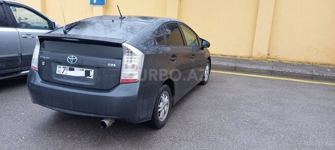 Toyota Prius-2