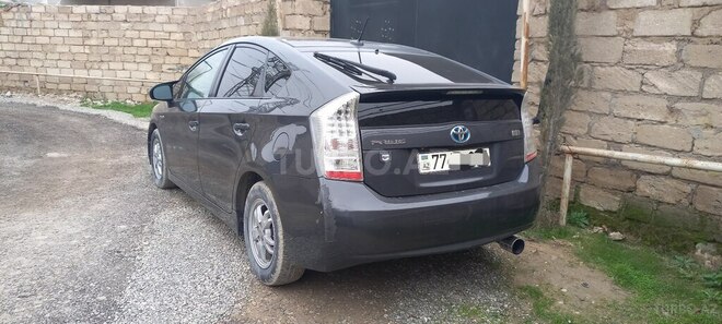 Toyota Prius-18