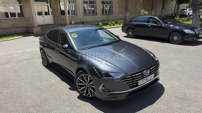 Hyundai Sonata-4